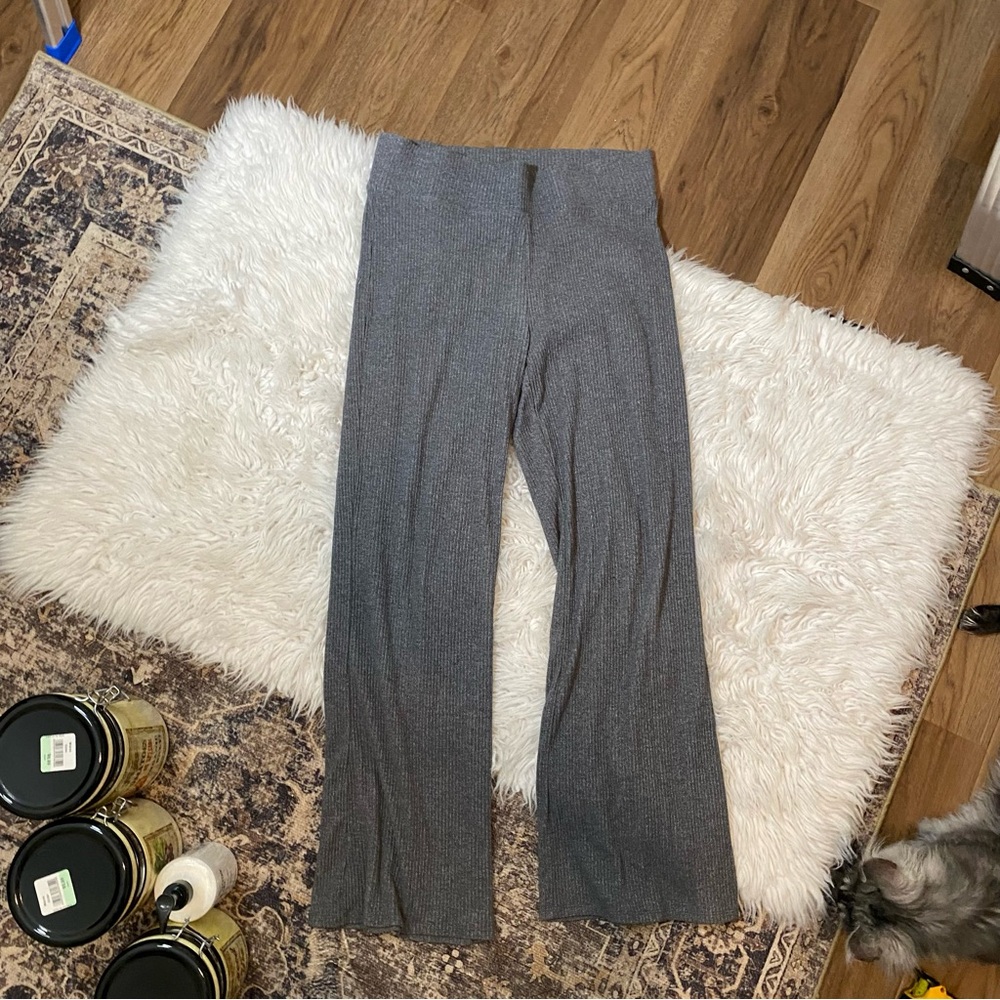 Old Navy Heather Gray Ribbed Flare Wide Leg Knit Lounge Pants - Picture 3 of 4